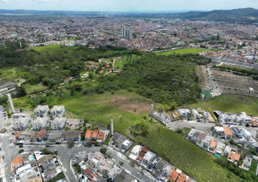 Vista de drone da região da Estrada Rikio Suenaga, em Mogi das Cruzes.